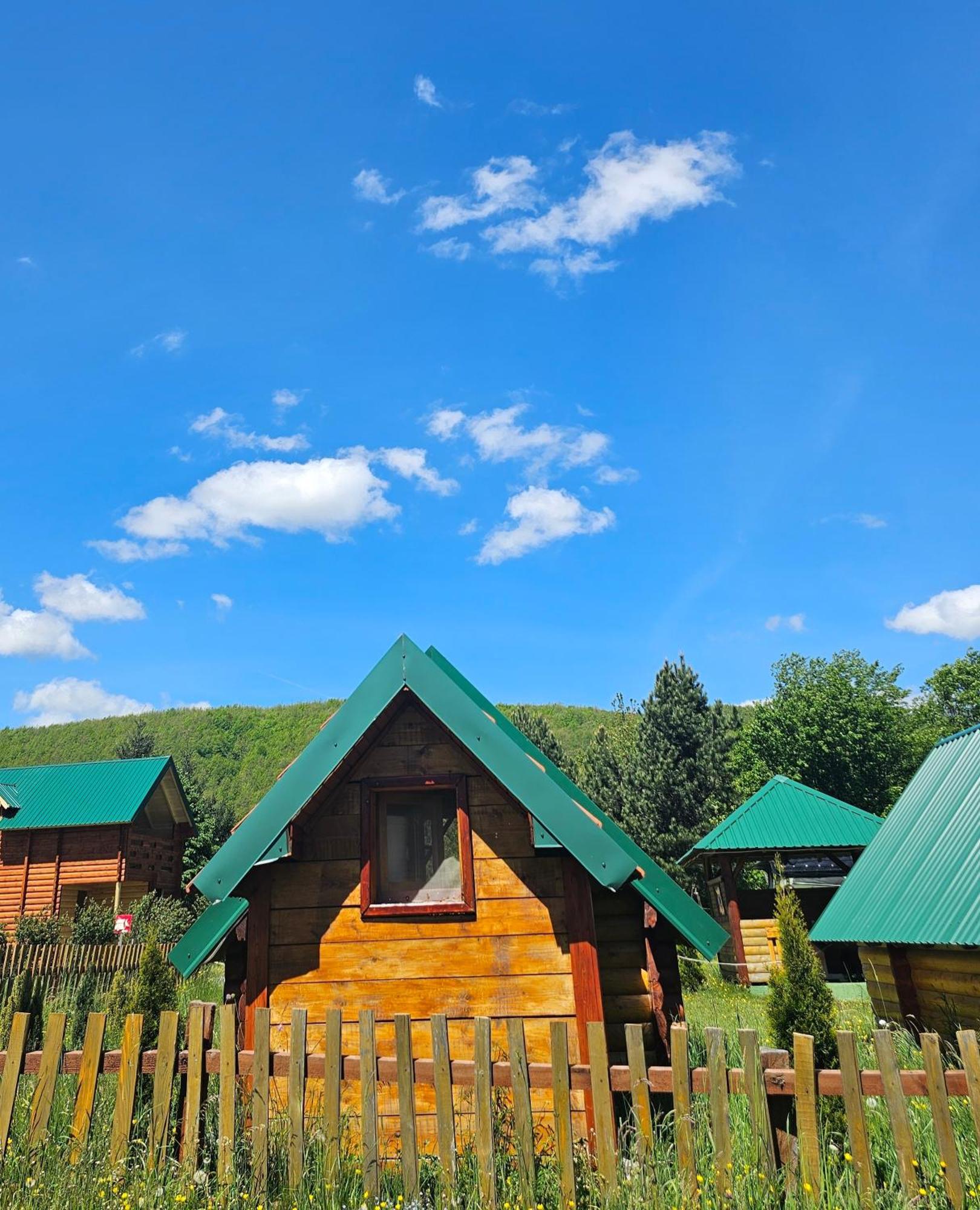 Konaci Oceva Zemlja Bungalovi Konaci Oceva Zemlja Vikendica Mojkovac Eksteriør bilde